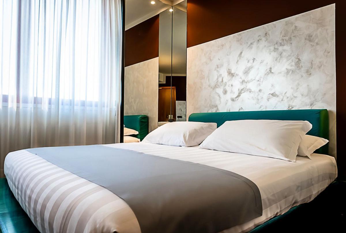 Business Hotel カザーレ・モンフェッラート エクステリア 写真